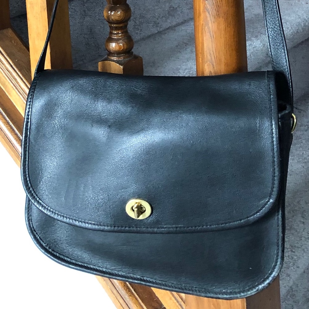 Vintage coach messenger crossbody bag